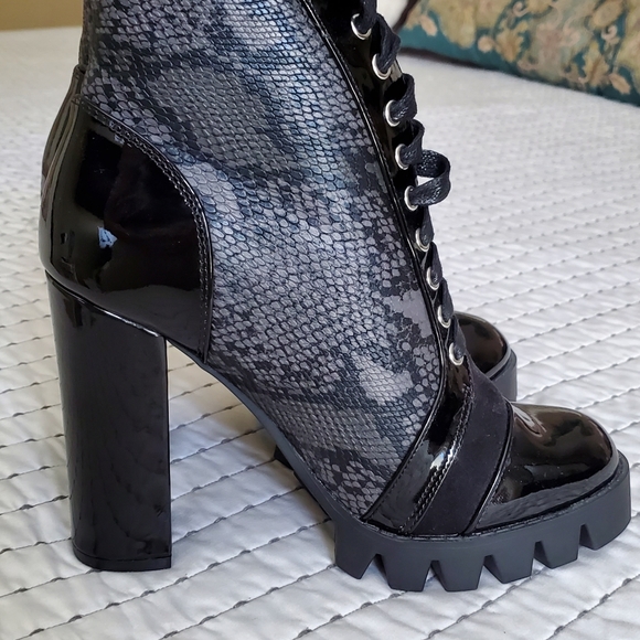 Fashion Nova Black faux snake skin bootie - Picture 3 of 6
